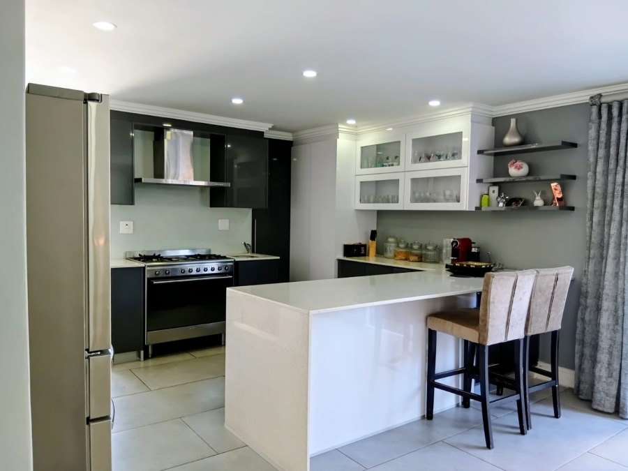 5 Bedroom Property for Sale in Beacon Bay Eastern Cape
